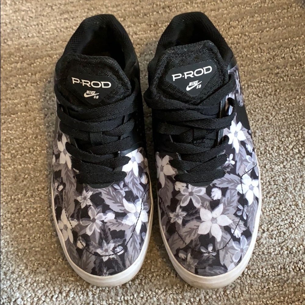 Nike kids shoes